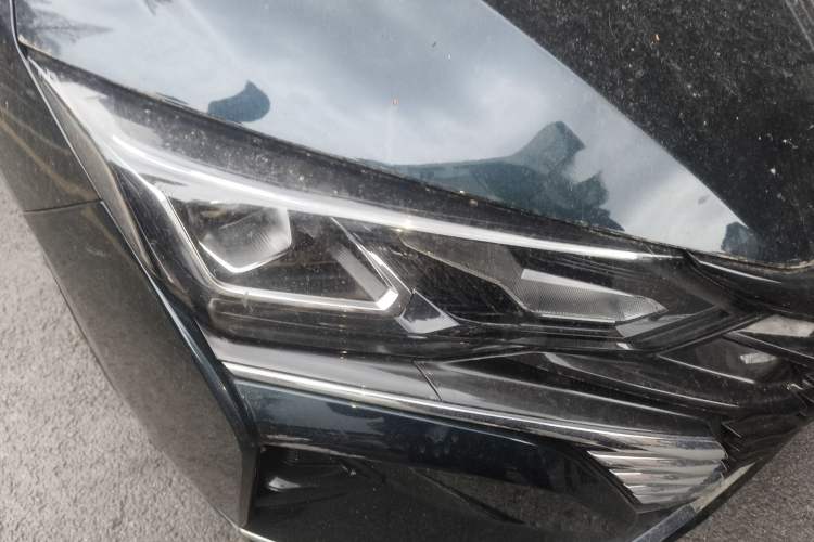 Used Dongfeng Aeolus Yixuan MAX 2021 1.5T Super-Powered Dad Edition Right Front Headlight