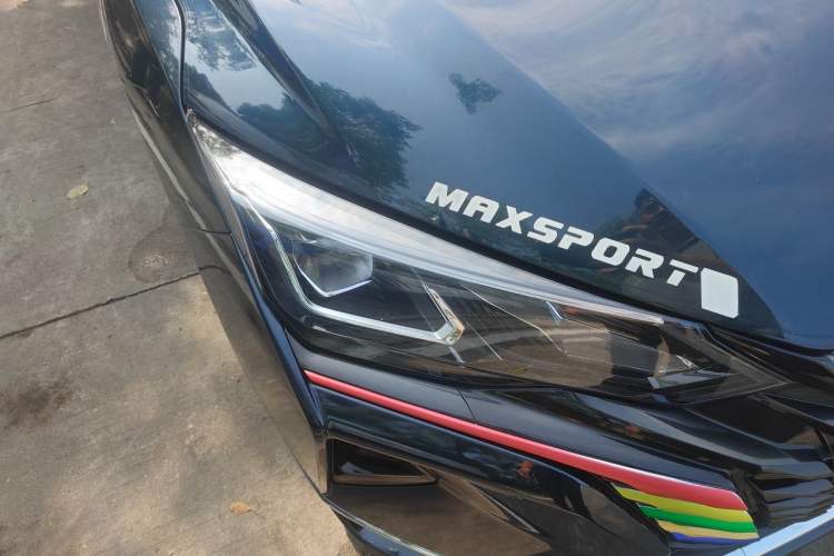Used Dongfeng Aeolus Yixuan MAX 2021 Super-Efficient Dad Hybrid Edition Right Front Headlight