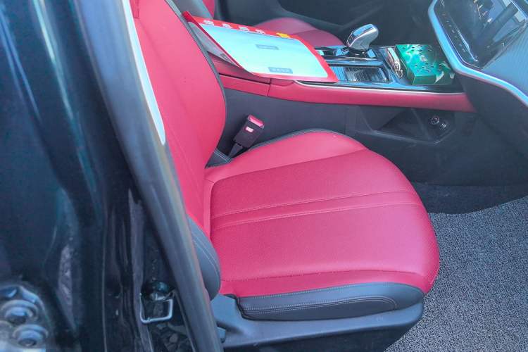 Used Dongfeng Aeolus Yixuan MAX 2021 1.5T Ultra-Stylish Trendsetter Edition Right Front Seat
