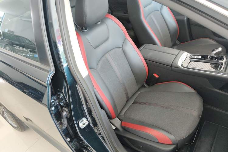 Used Dongfeng Aeolus Yixuan MAX 2021 1.5T Super-Powered Dad Edition Right Front Seat