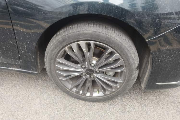 Used Dongfeng Aeolus Yixuan MAX 2021 1.5T Super-Powered Dad Edition Right Front Wheel Hub