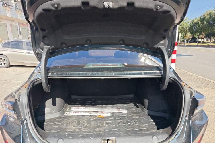 Used Dongfeng Aeolus Yixuan MAX 2021 1.5T Super Cool Dad Edition Trunk