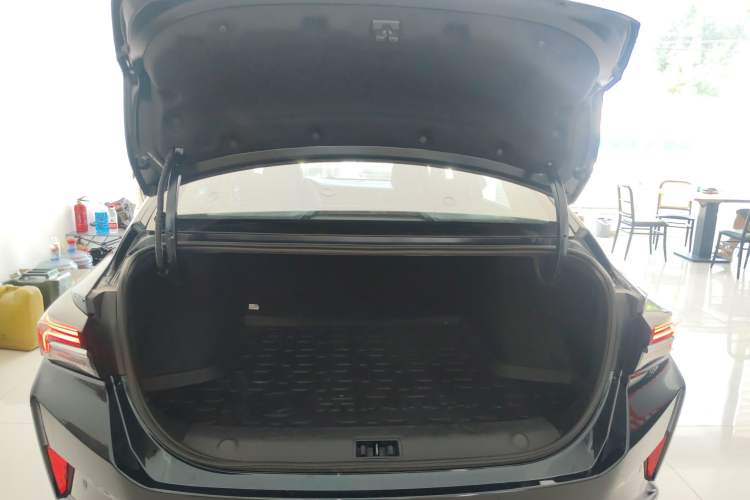 Used Dongfeng Aeolus Yixuan MAX 2021 1.5T Super-Powered Dad Edition Trunk