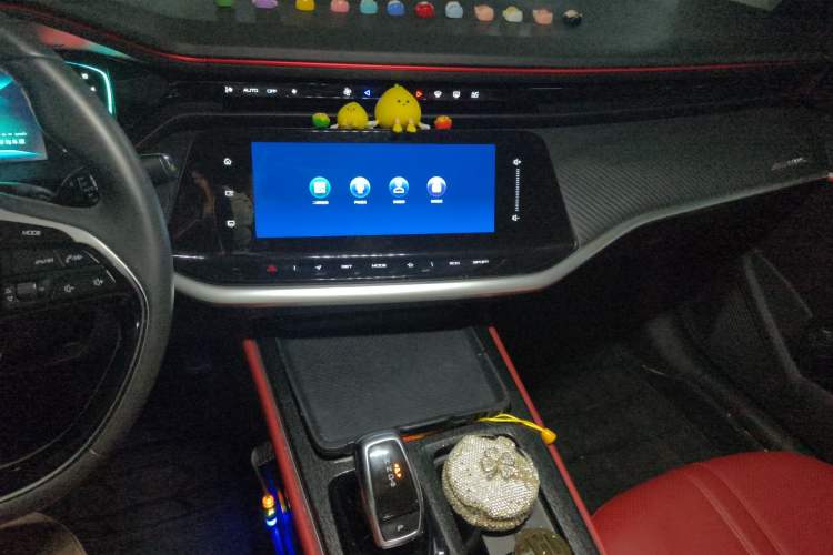 Used Dongfeng Aeolus Yixuan MAX 2021 1.5T Ultra-Stylish Trendsetter Edition Audio And AC Panel