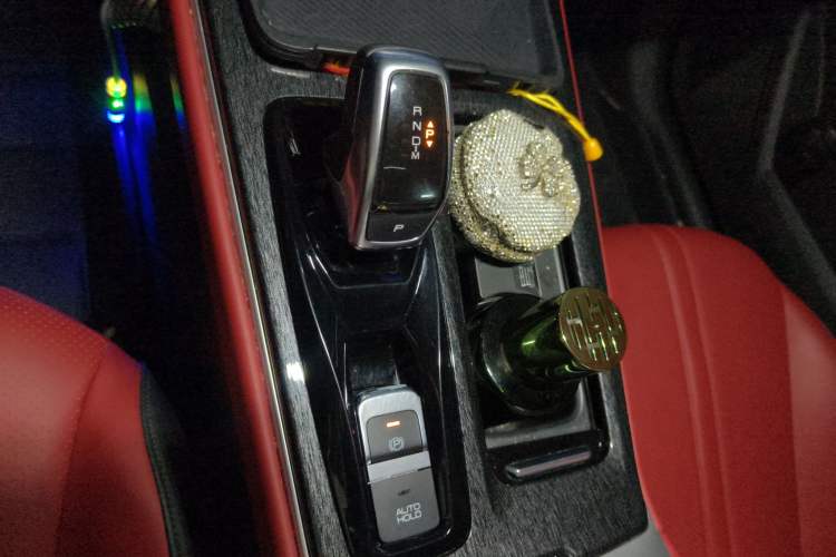 Used Dongfeng Aeolus Yixuan MAX 2021 1.5T Ultra-Stylish Trendsetter Edition Gear Lever