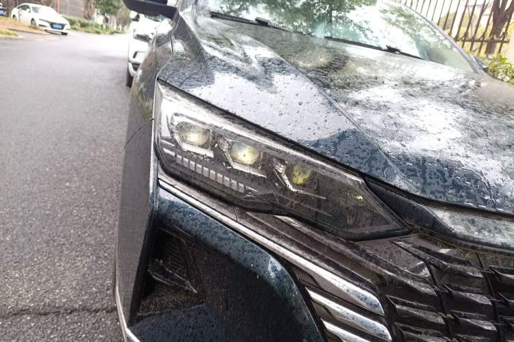 Used Dongfeng Aeolus Yixuan MAX 2021 1.5T Ultra-Stylish Trendsetter Edition Right Front Headlight