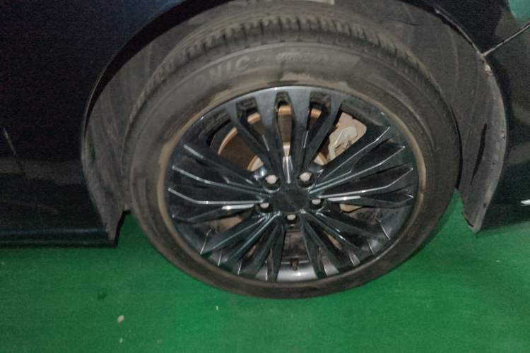Used Dongfeng Aeolus Yixuan MAX 2021 1.5T Ultra-Stylish Trendsetter Edition Right Front Wheel Hub