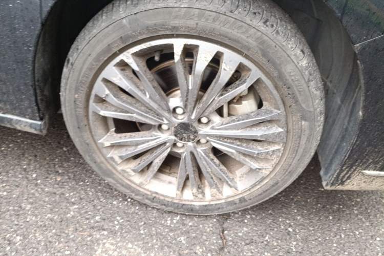 Used Dongfeng Aeolus Yixuan MAX 2021 1.5T Ultra-Stylish Trendsetter Edition Right Front Wheel Hub