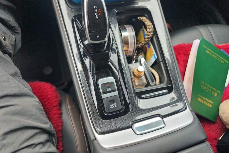 Used Dongfeng Aeolus Yixuan MAX 2021 1.5T Super Cool Dad Edition Gear Lever
