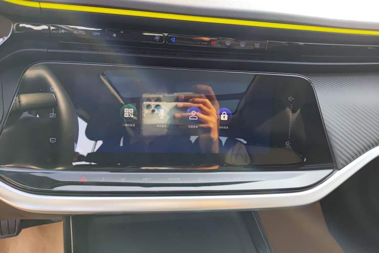 Used Dongfeng Aeolus Yixuan MAX 2021 Super-Efficient Dad Hybrid Edition Audio And AC Panel