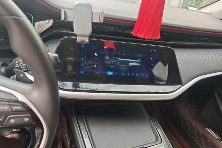 Used Dongfeng Aeolus Yixuan MAX 2021 1.5T Super-Powered Dad Edition Audio And AC Panel