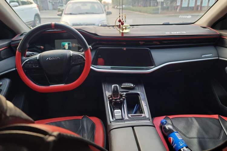 Used Dongfeng Aeolus Yixuan MAX 2021 1.5T Super-Powered Dad Edition Center Console