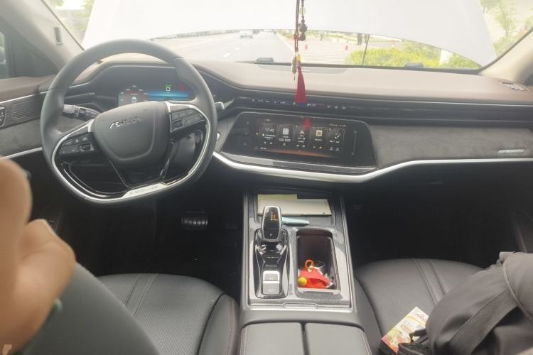 Used Dongfeng Aeolus Yixuan MAX 2021 1.5T Super Cool Dad Edition Center Console