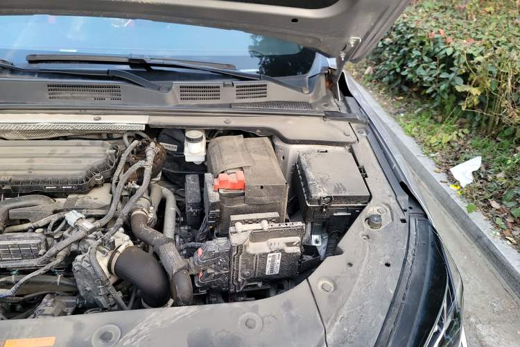 Used Dongfeng Aeolus Yixuan MAX 2021 1.5T Super-Powered Dad Edition Engine Bay Left