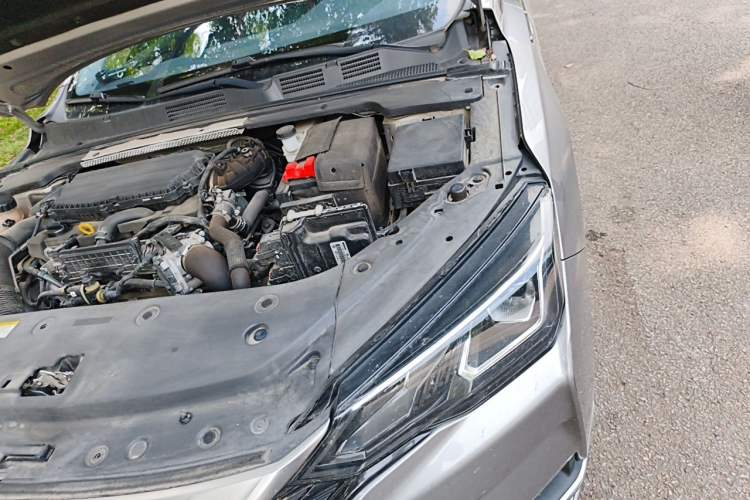 Used Dongfeng Aeolus Yixuan MAX 2021 1.5T Starry Edition Engine Bay Left