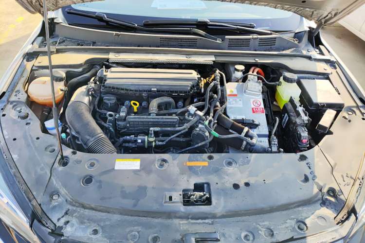 Used Dongfeng Aeolus Yixuan MAX 2021 Super-Efficient Dad Hybrid Edition Engine Bay