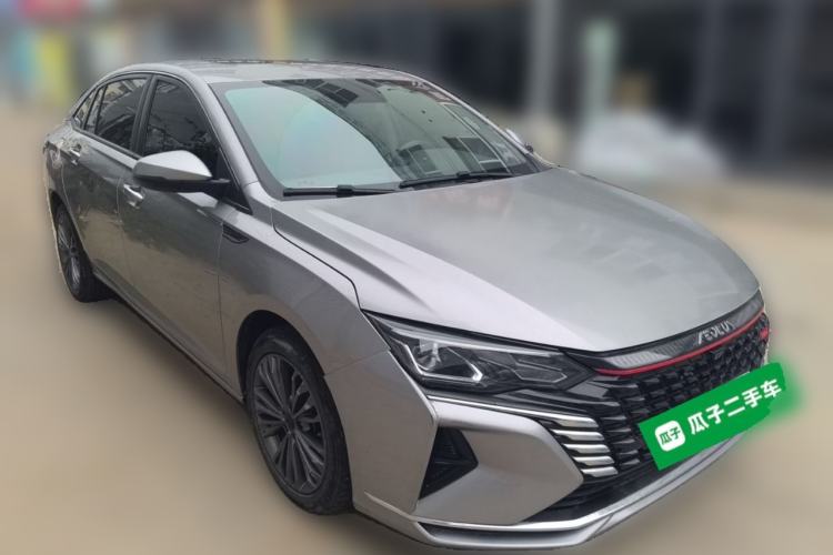 Used Dongfeng Aeolus Yixuan MAX 2021 1.5T Ultra-Stylish Trendsetter Edition Front Right 45 Deg
