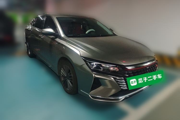 Used Dongfeng Aeolus Yixuan MAX 2021 1.5T Ultra-Stylish Trendsetter Edition Front Right 45 Deg