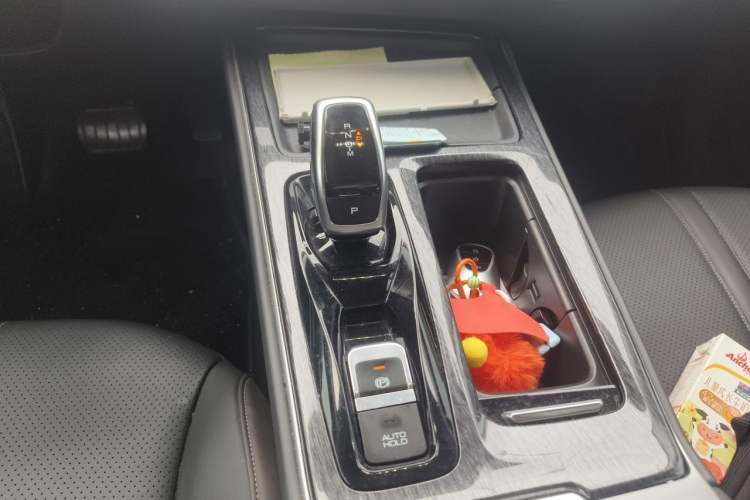 Used Dongfeng Aeolus Yixuan MAX 2021 1.5T Super Cool Dad Edition Gear Lever