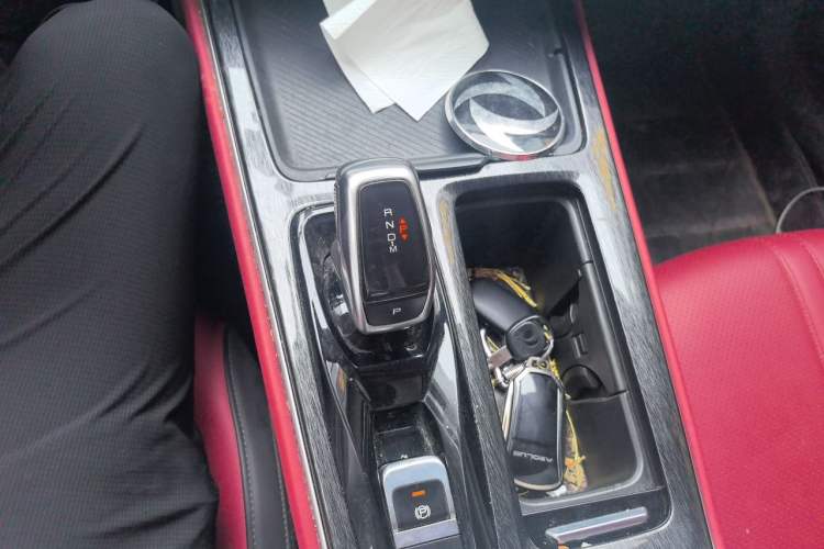 Used Dongfeng Aeolus Yixuan MAX 2021 1.5T Ultra-Stylish Trendsetter Edition Gear Lever