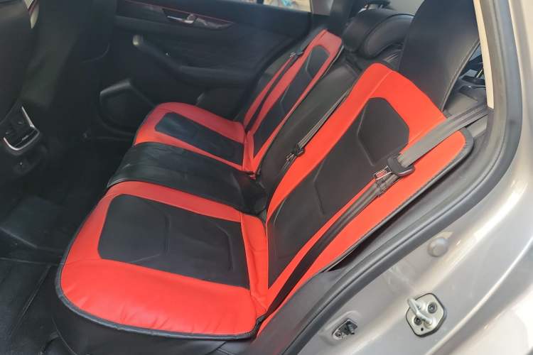 Used Dongfeng Aeolus Yixuan MAX 2021 1.5T Super-Powered Dad Edition Left Rear Seat