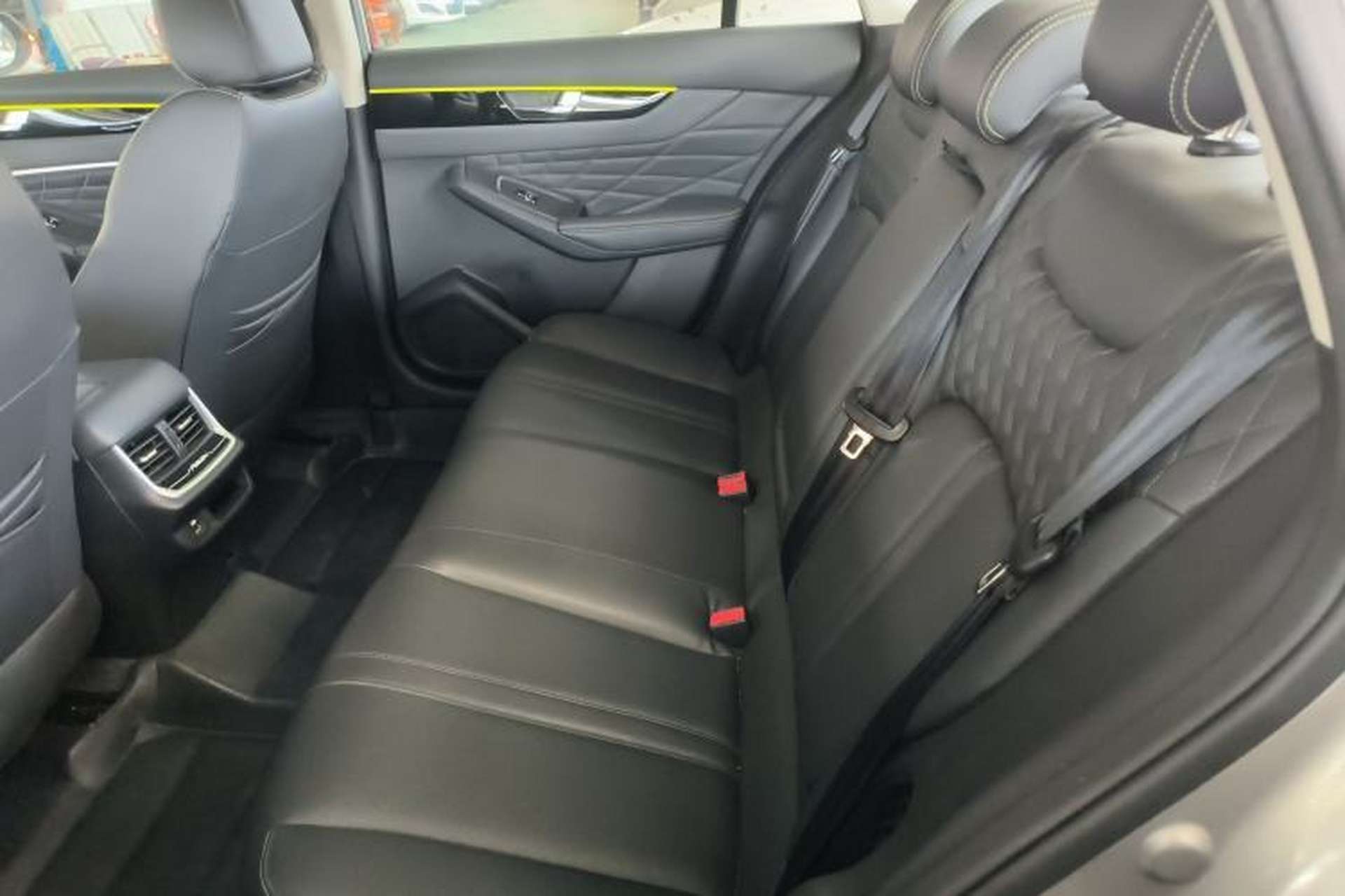 Used Dongfeng Aeolus Yixuan MAX 2021 Super-Efficient Dad Hybrid Edition Left Rear Seat