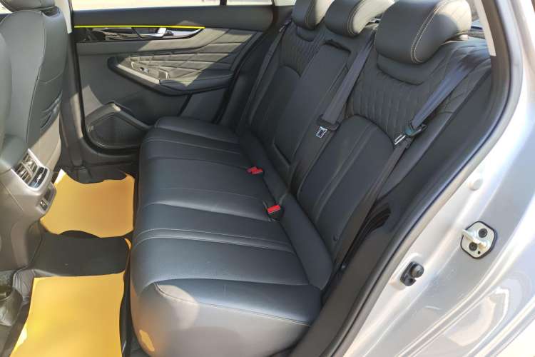 Used Dongfeng Aeolus Yixuan MAX 2021 Super-Efficient Dad Hybrid Edition Left Rear Seat