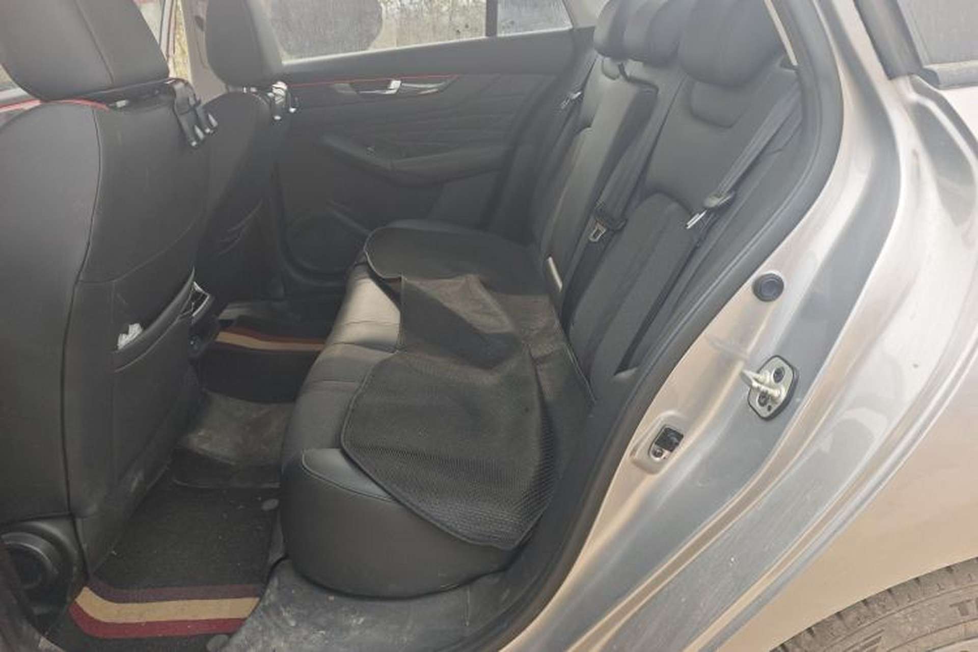 Used Dongfeng Aeolus Yixuan MAX 2021 1.5T Super-Powered Dad Edition Left Rear Seat