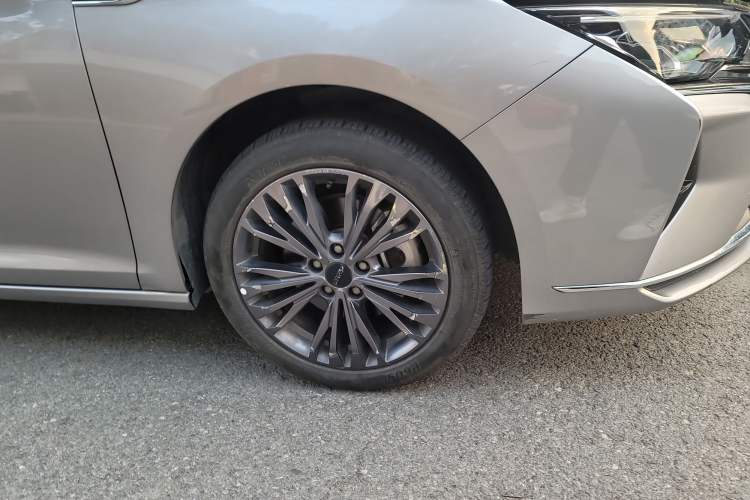 Used Dongfeng Aeolus Yixuan MAX 2021 1.5T Super-Powered Dad Edition Right Front Wheel Hub