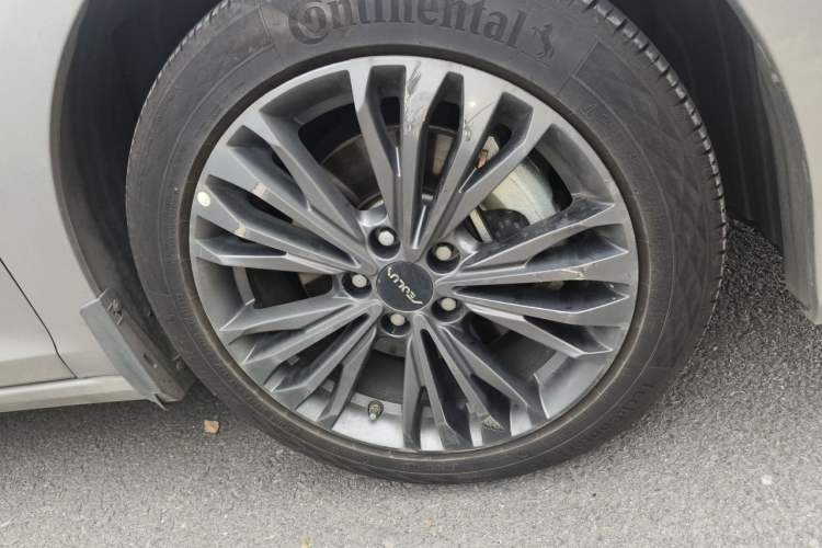 Used Dongfeng Aeolus Yixuan MAX 2021 1.5T Super Cool Dad Edition Right Front Wheel Hub