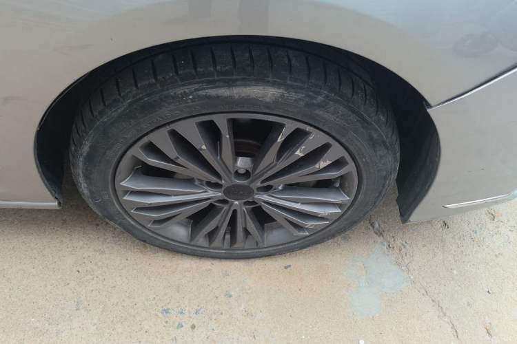 Used Dongfeng Aeolus Yixuan MAX 2021 1.5T Ultra-Stylish Trendsetter Edition Right Front Wheel Hub