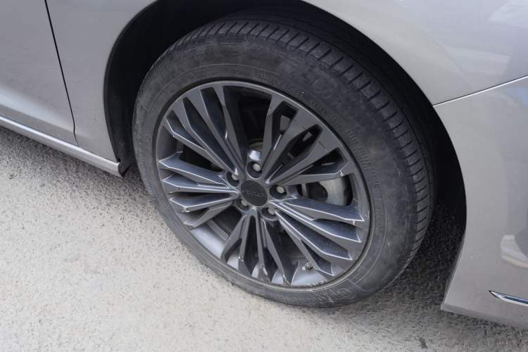 Used Dongfeng Aeolus Yixuan MAX 2021 1.5T Super Cool Dad Edition Right Front Wheel Hub