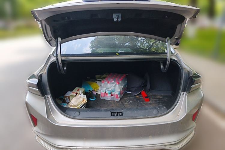 Used Dongfeng Aeolus Yixuan MAX 2021 1.5T Starry Edition Trunk