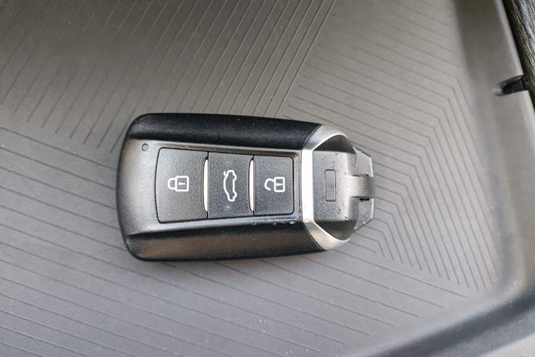 Used Dongfeng Aeolus Yixuan MAX 2021 Super-Efficient Dad Hybrid Edition Vehicle Key
