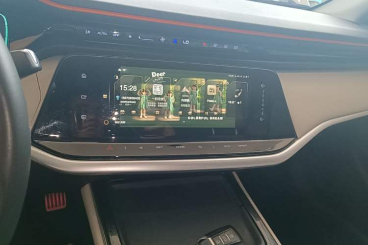 Used Dongfeng Aeolus Yixuan MAX 2021 1.5T Super Cool Trendy Dad Edition Audio And AC Panel