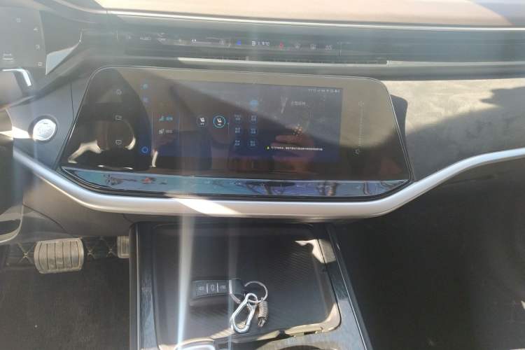Used Dongfeng Aeolus Yixuan MAX 2021 1.5T Super Cool Dad Edition Audio And AC Panel