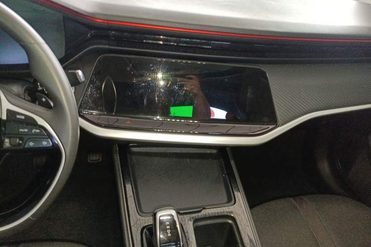 Used Dongfeng Aeolus Yixuan MAX 2021 1.5T Super-Powered Dad Edition Audio And AC Panel