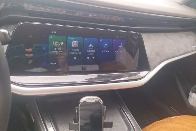 Used Dongfeng Aeolus Yixuan MAX 2021 1.5T Super Cool Dad Edition Audio And AC Panel