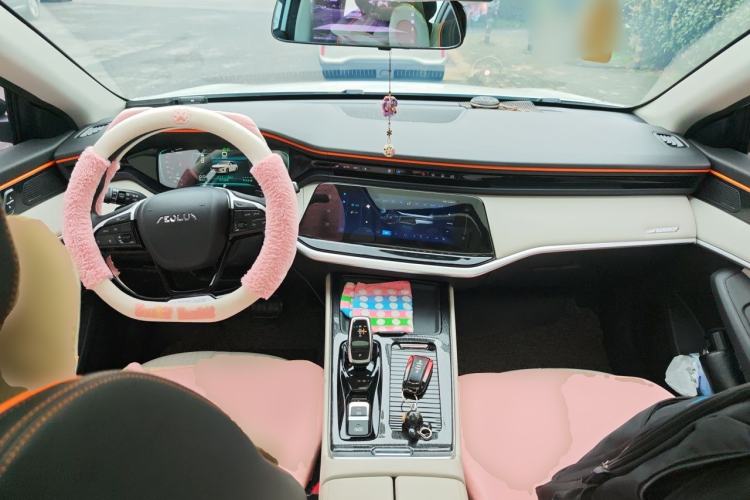 Used Dongfeng Aeolus Yixuan MAX 2021 1.5T Super Cool Trendy Dad Edition Center Console