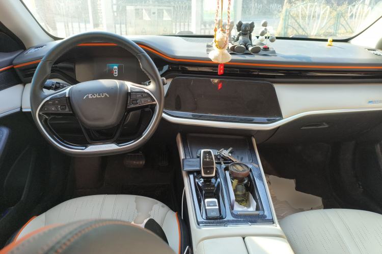 Used Dongfeng Aeolus Yixuan MAX 2021 1.5T Super Cool Trendy Dad Edition Center Console