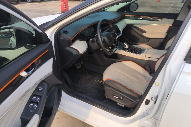 Used Dongfeng Aeolus Yixuan MAX 2021 1.5T Super Cool Trendy Dad Edition Driver Seat