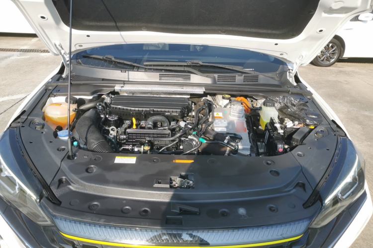 Used Dongfeng Aeolus Yixuan MAX 2021 Super-Efficient Dad Hybrid Edition Engine Bay