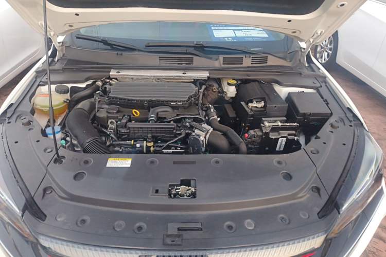 Used Dongfeng Aeolus Yixuan MAX 2021 1.5T Super-Powered Dad Edition Engine Bay