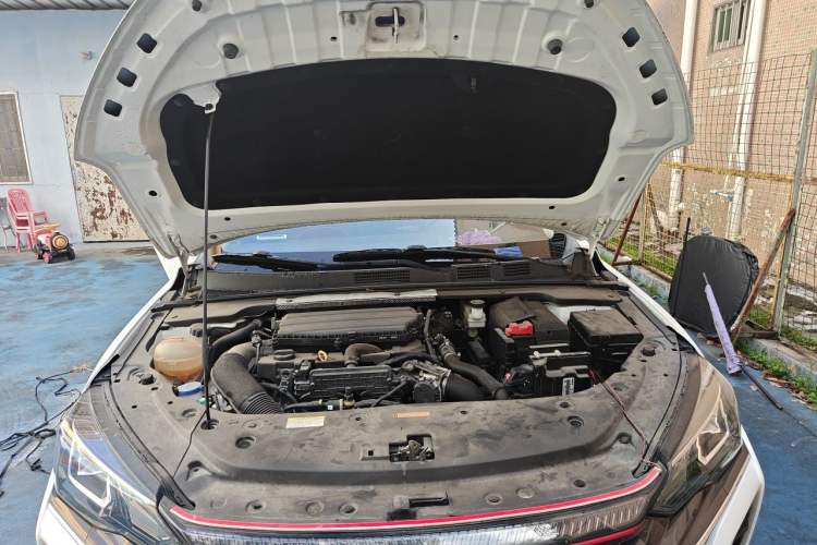 Used Dongfeng Aeolus Yixuan MAX 2021 1.5T Starry Edition Engine Bay