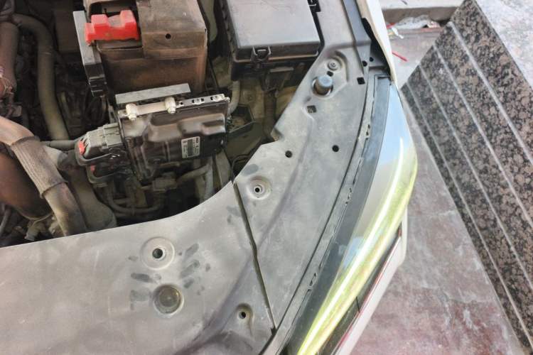 Used Dongfeng Aeolus Yixuan MAX 2021 1.5T Super-Powered Dad Edition Engine Bay Left