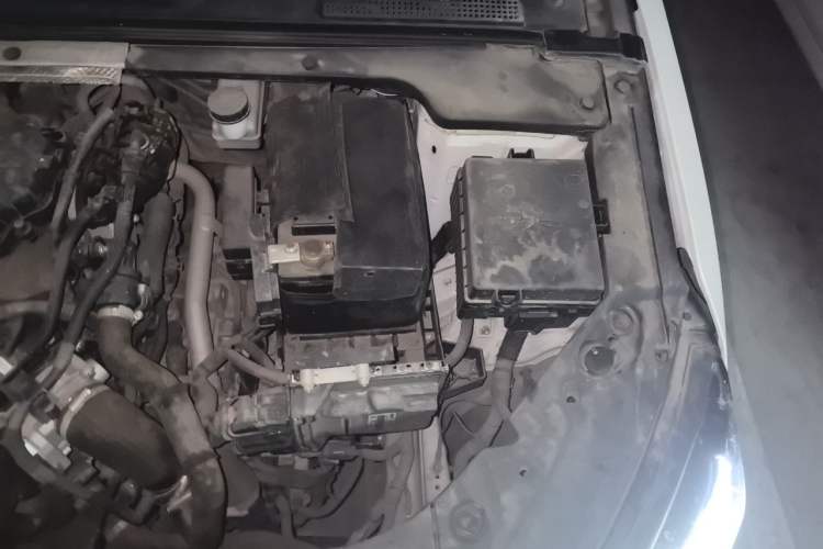 Used Dongfeng Aeolus Yixuan MAX 2021 1.5T Super-Powered Dad Edition Engine Bay Left
