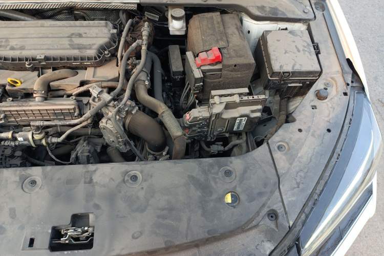 Used Dongfeng Aeolus Yixuan MAX 2021 1.5T Super-Powered Dad Edition Engine Bay Left