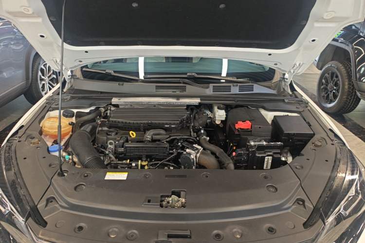 Used Dongfeng Aeolus Yixuan MAX 2021 1.5T Super Cool Trendy Dad Edition Engine Bay