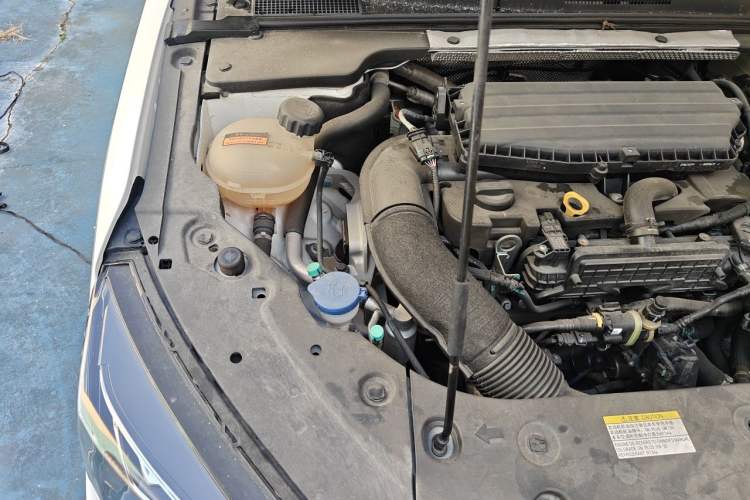 Used Dongfeng Aeolus Yixuan MAX 2021 1.5T Starry Edition Engine Bay Right
