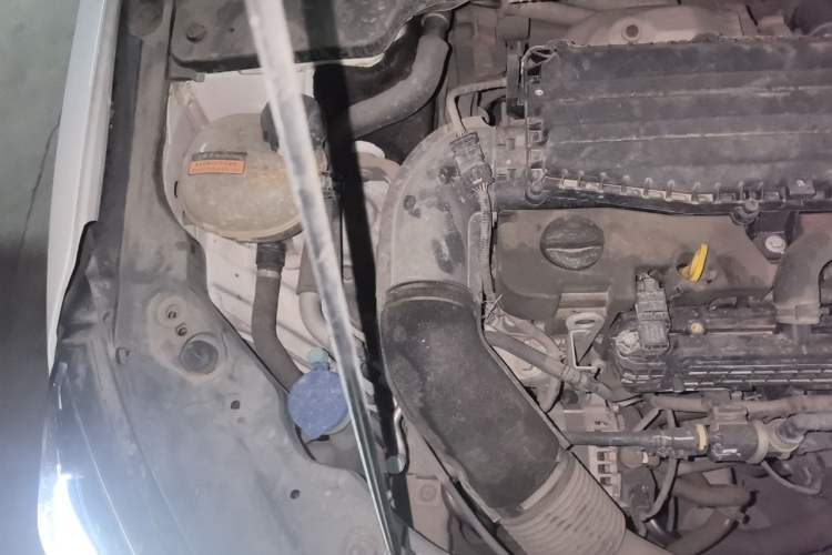 Used Dongfeng Aeolus Yixuan MAX 2021 1.5T Super-Powered Dad Edition Engine Bay Right